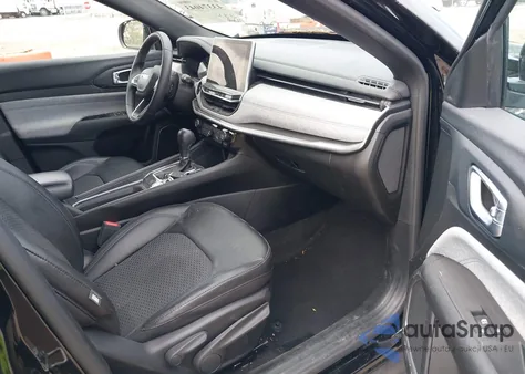 2023 Jeep Compass Latitude 4X4 from USA, damaged, VIN 3C4NJDBN1PT520479